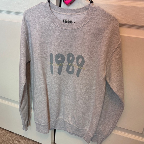 Taylor Swift Tops - Taylor Swift 1989 Taylor’s Version Spotify Crewneck